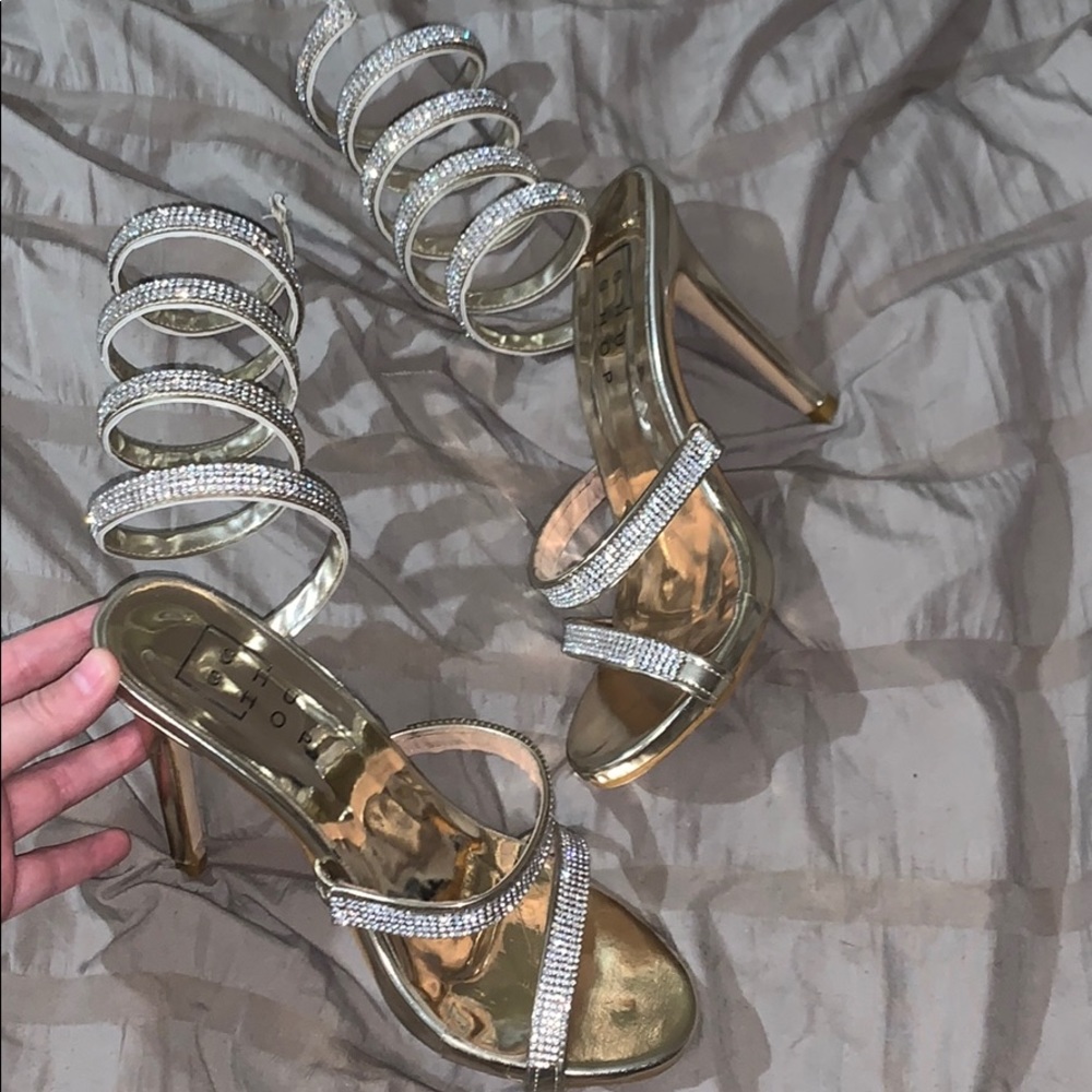 Heels - Picture 2 of 3